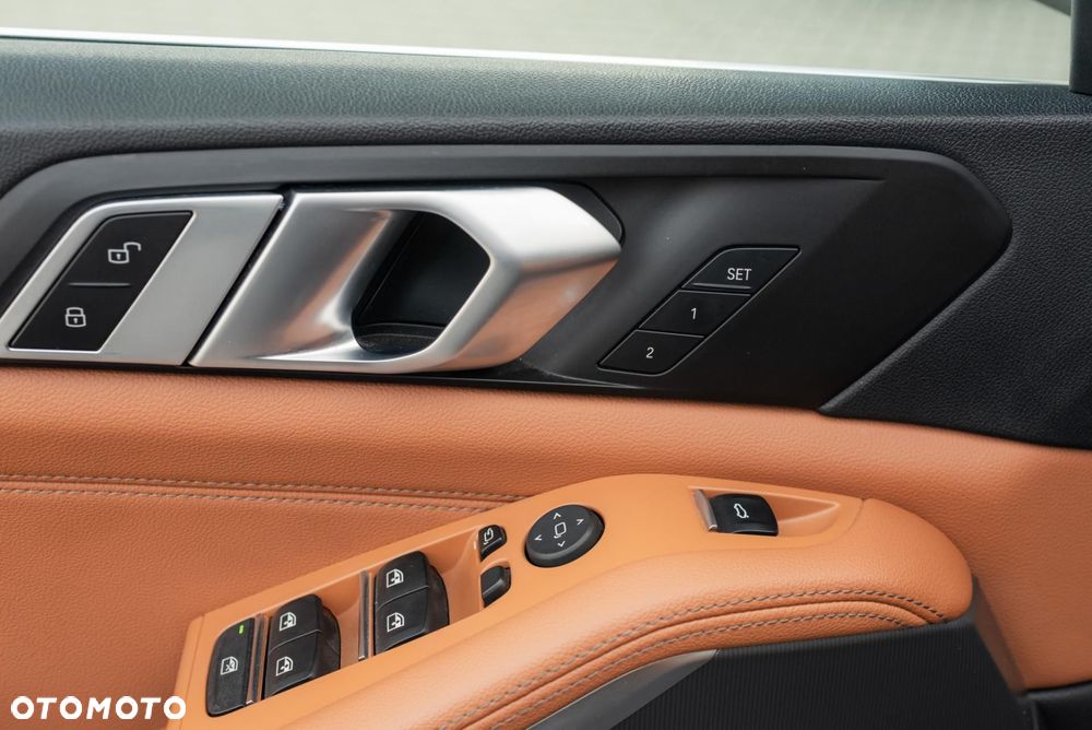 BMW X5 xDrive40i - 32