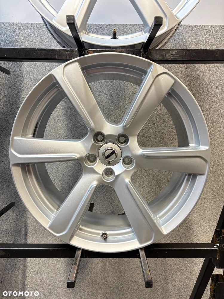 4 Felgi Alu. Volvo XC90, XC60, V90, S90, S60 19" ET42,5, 8J - 11