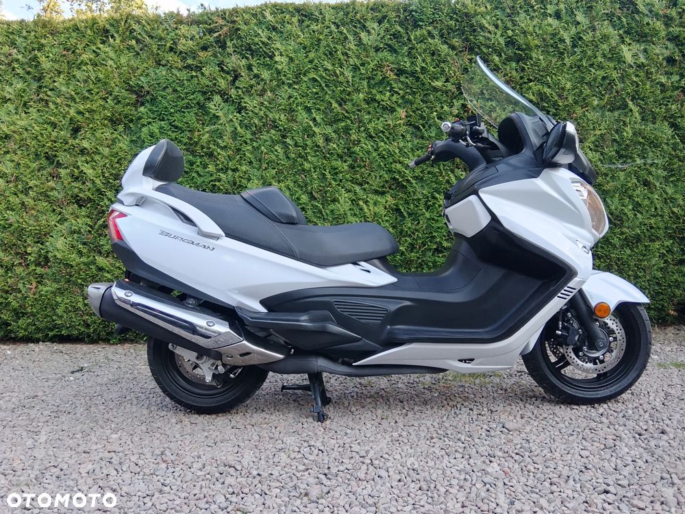 Suzuki Burgman - 16