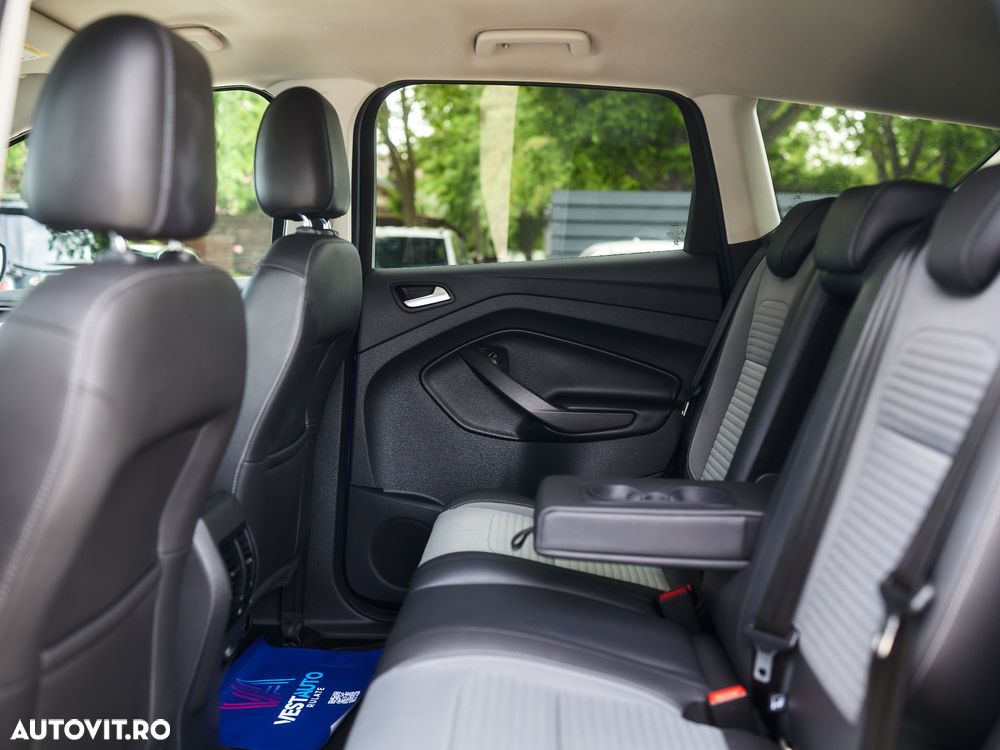 Ford Kuga 1.5 EcoBoost 2x4 Titanium - 37