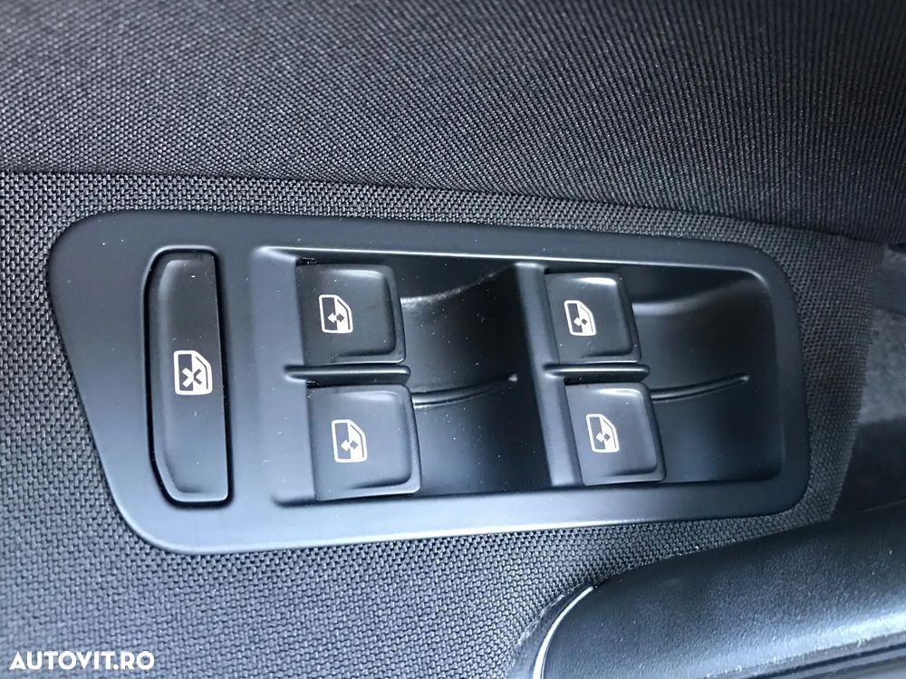 Volkswagen Golf 1.4 TSI (BlueMotion Technology) DSG Comfortline - 24