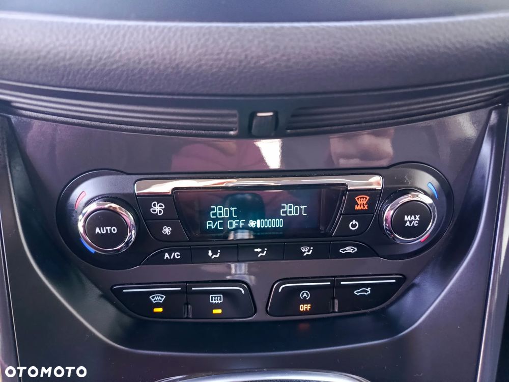 Ford Kuga 1.6 EcoBoost 2x4 Titanium - 18