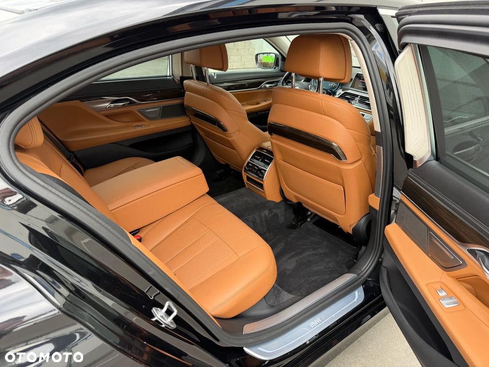 BMW Seria 7 - 25