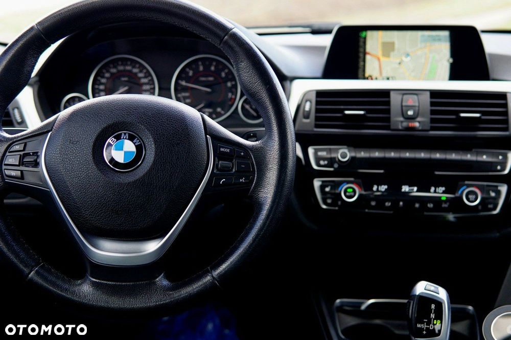 BMW Seria 3 318i Sport Line - 10