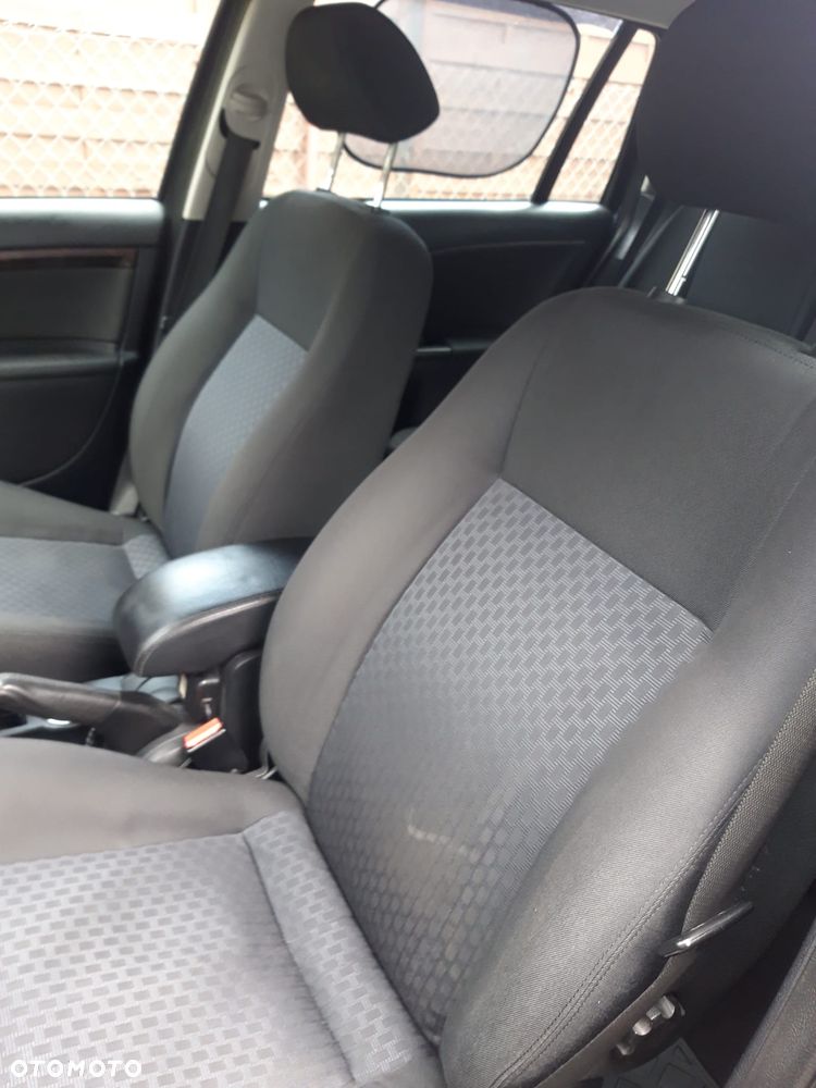 Ford Mondeo 1.8 Ghia - 13