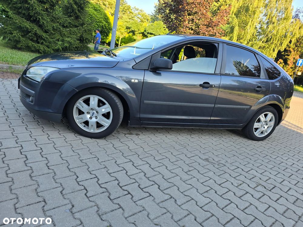 Ford Focus 1.6 Ambiente - 19