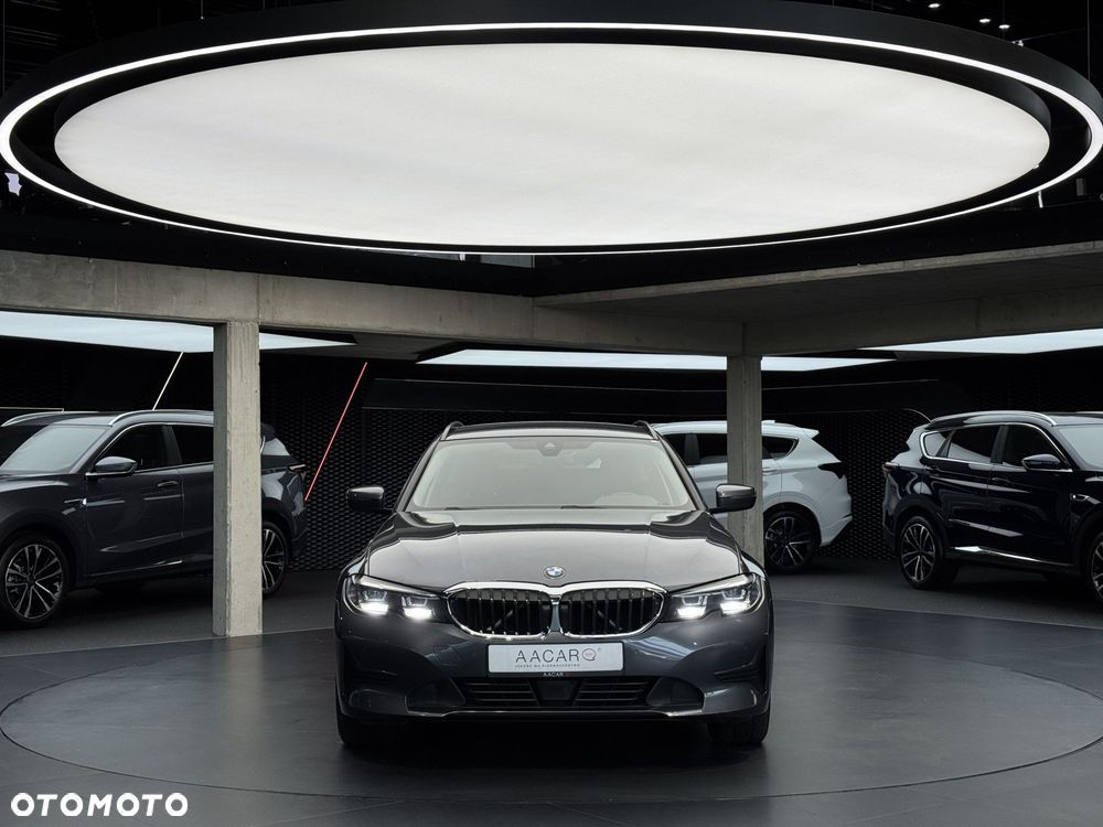 BMW Seria 3 318i - 9