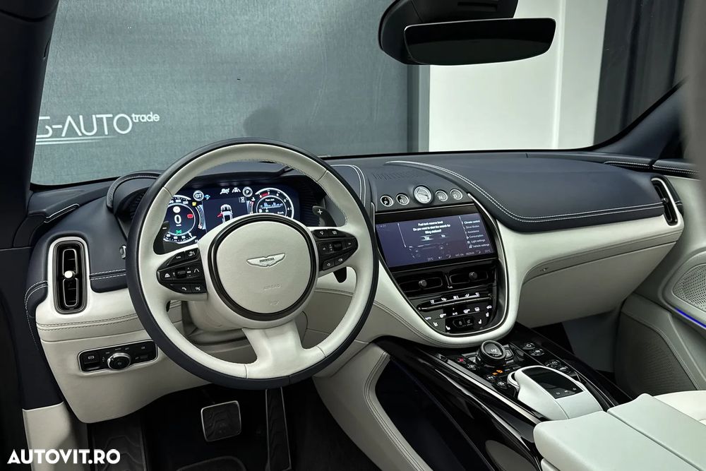 Aston Martin DBX - 34