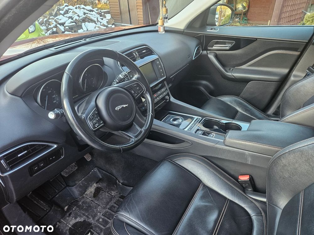 Jaguar F-Pace 20d AWD Pure - 8