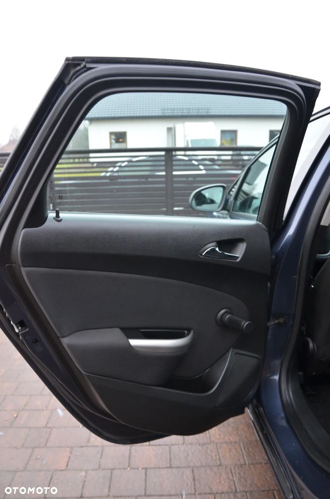Opel Astra 1.6 150 Jahre - 11