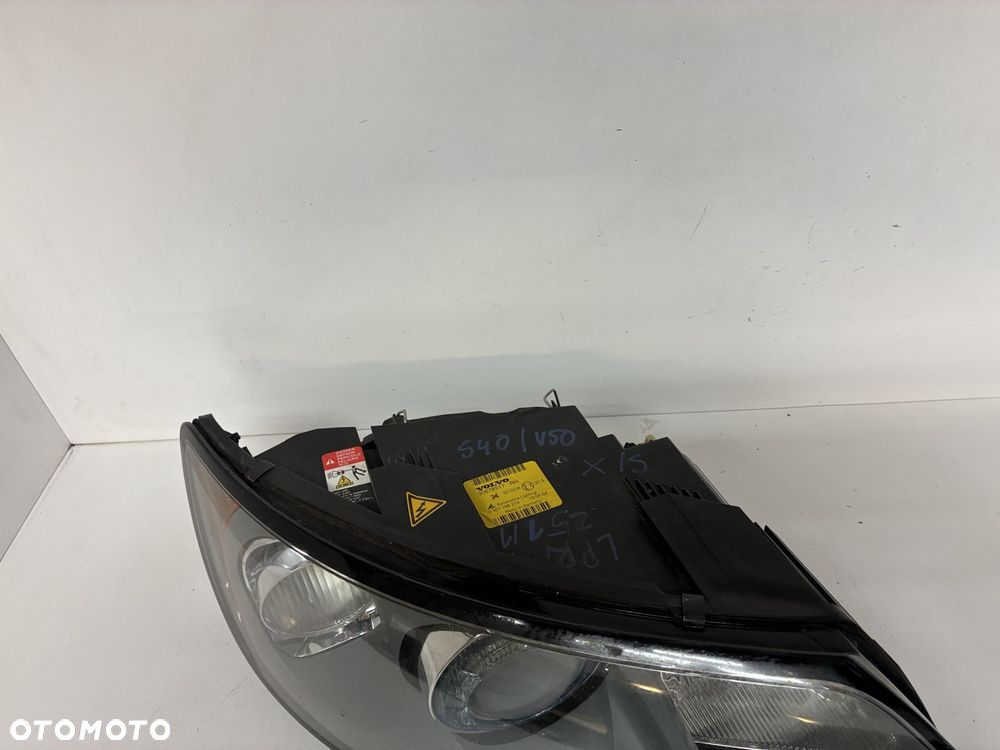 VOLVO S40 V50 LAMPA PRZÓD PRZEDNIA PRAWA  EUROPA 30678917 XENON SOCZEWKA - 7