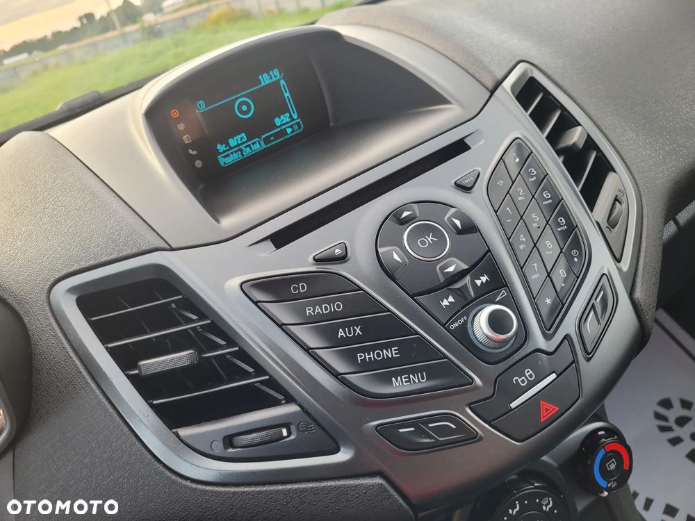 Ford Fiesta - 25