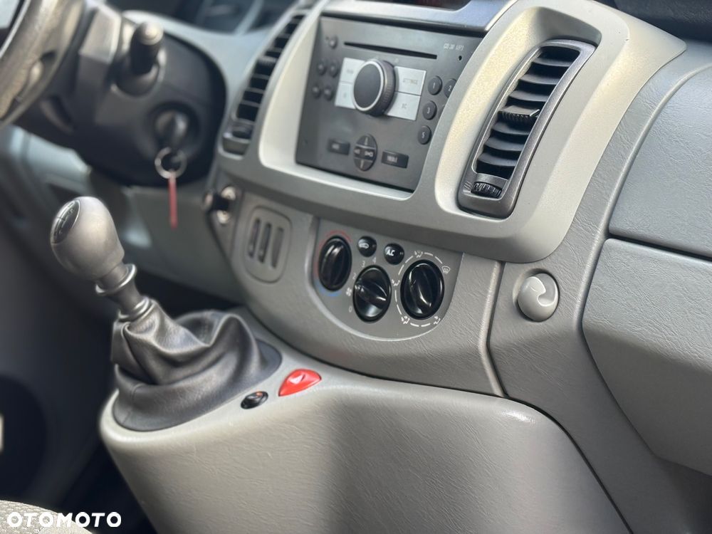 Opel Vivaro - 10