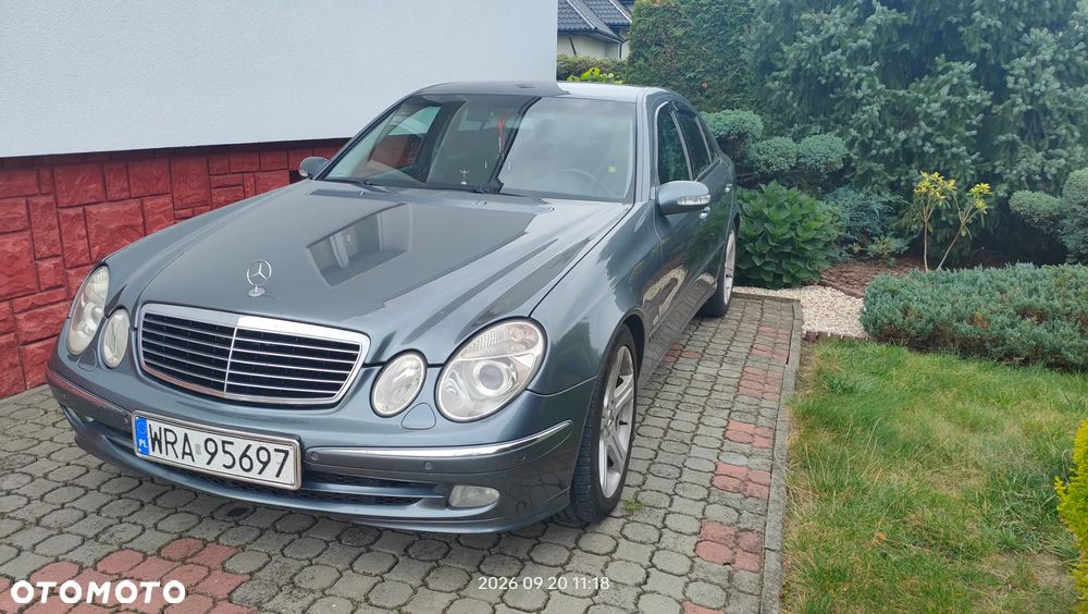 Mercedes-Benz E-Class 2005 photo 3