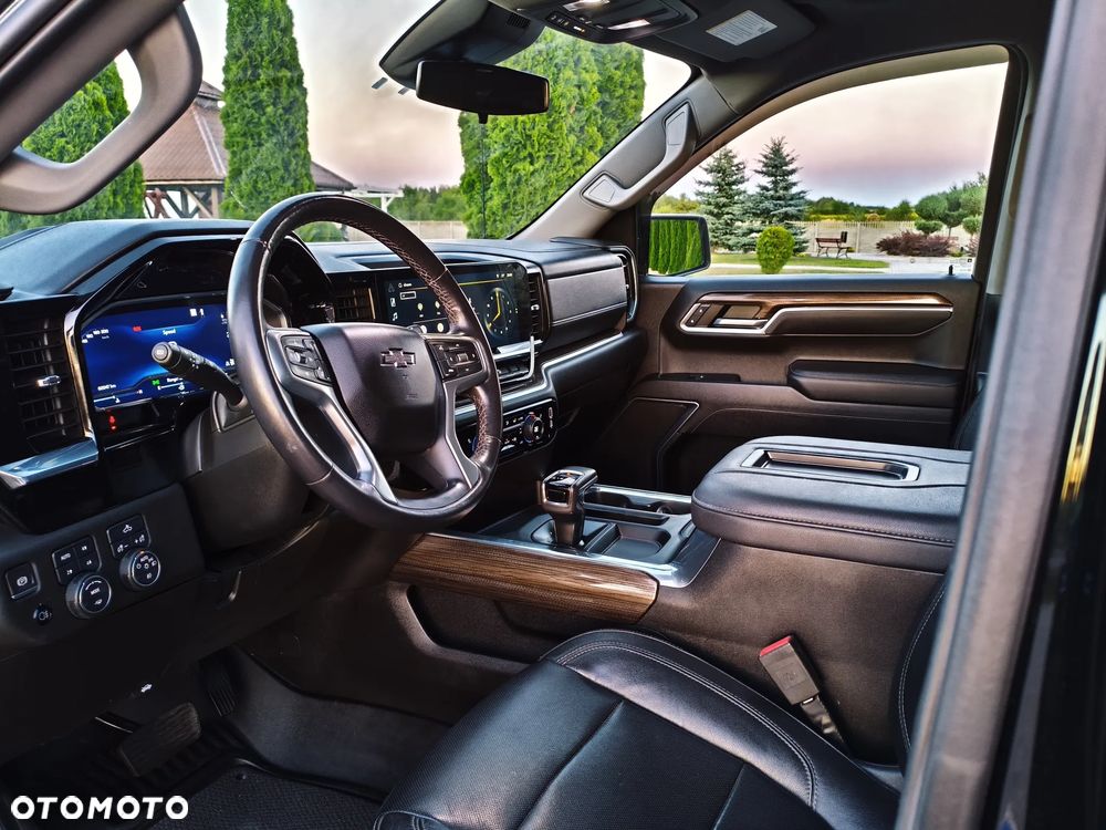 Chevrolet Silverado - 12