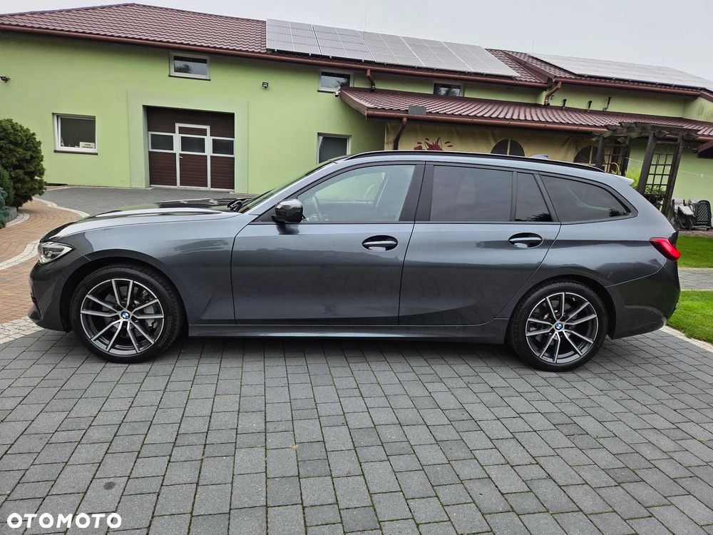 BMW Seria 3 330i Touring xDrive Sport Line - 4