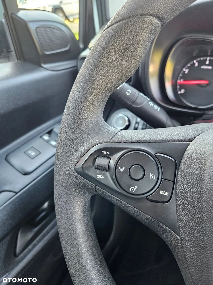 Opel Combo 1.5 TURBO D 102KM - 11