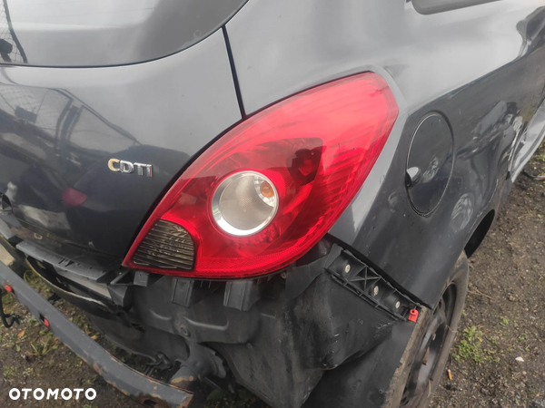 Opel Corsa D 3d lampa prawy tył europa