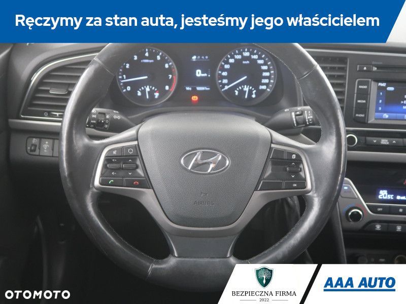 Hyundai Elantra - 17