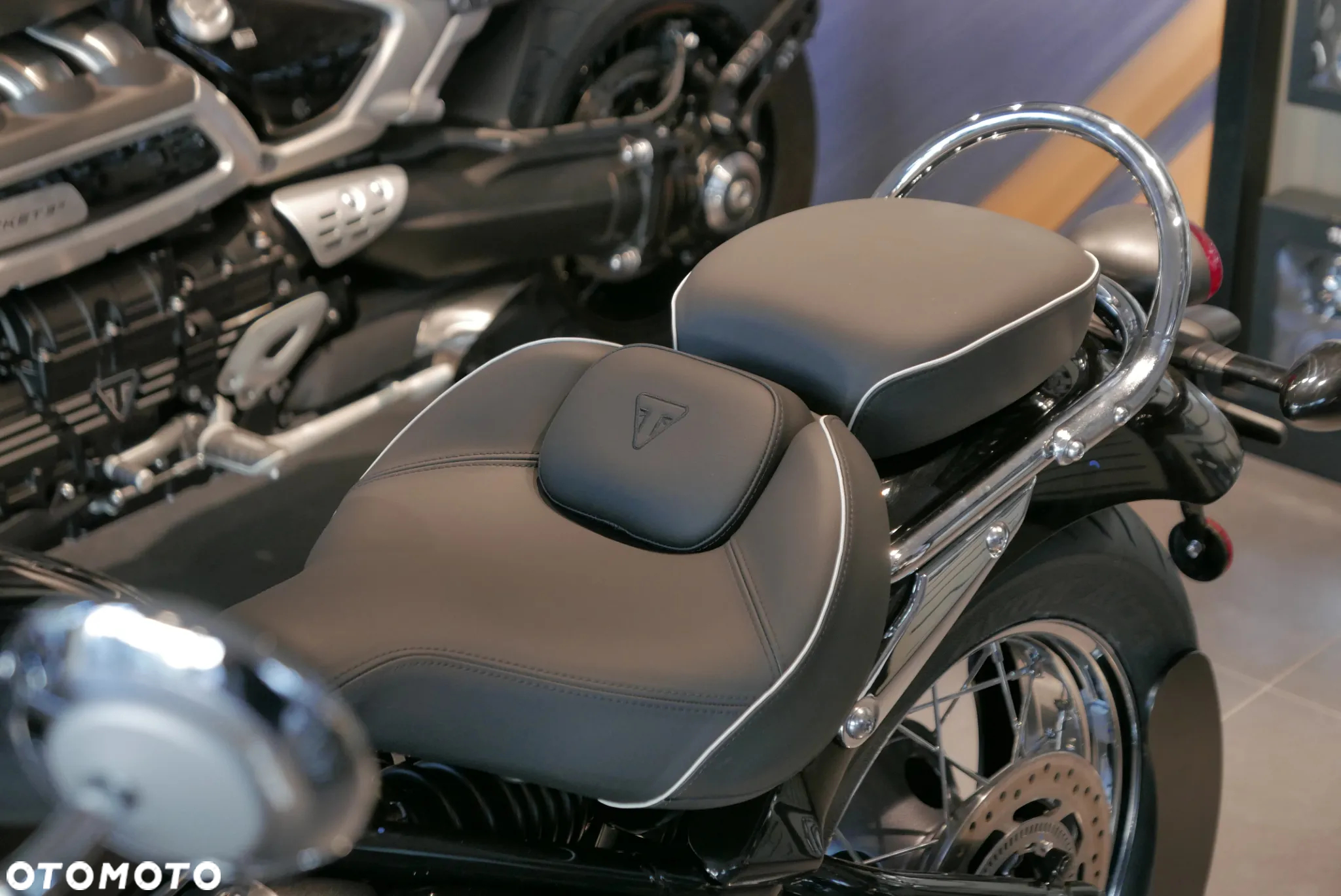 Triumph Bonneville - 6