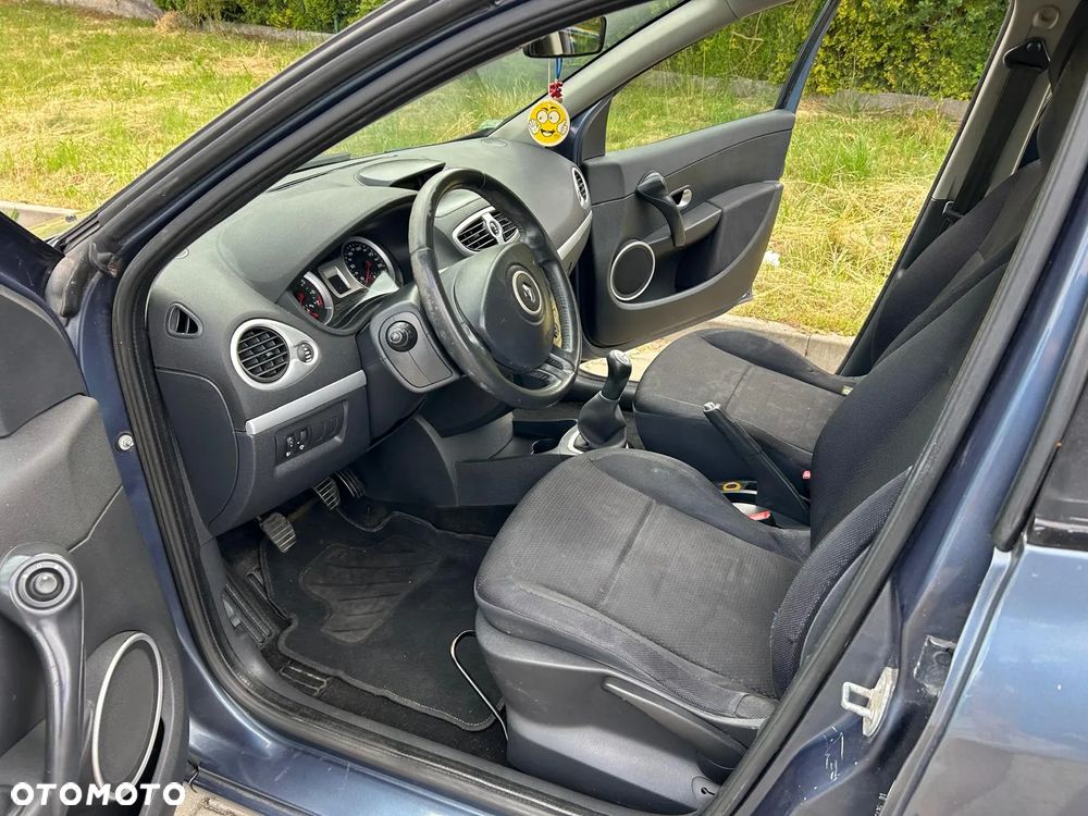 Renault Clio 1.2 16V Alize - 23