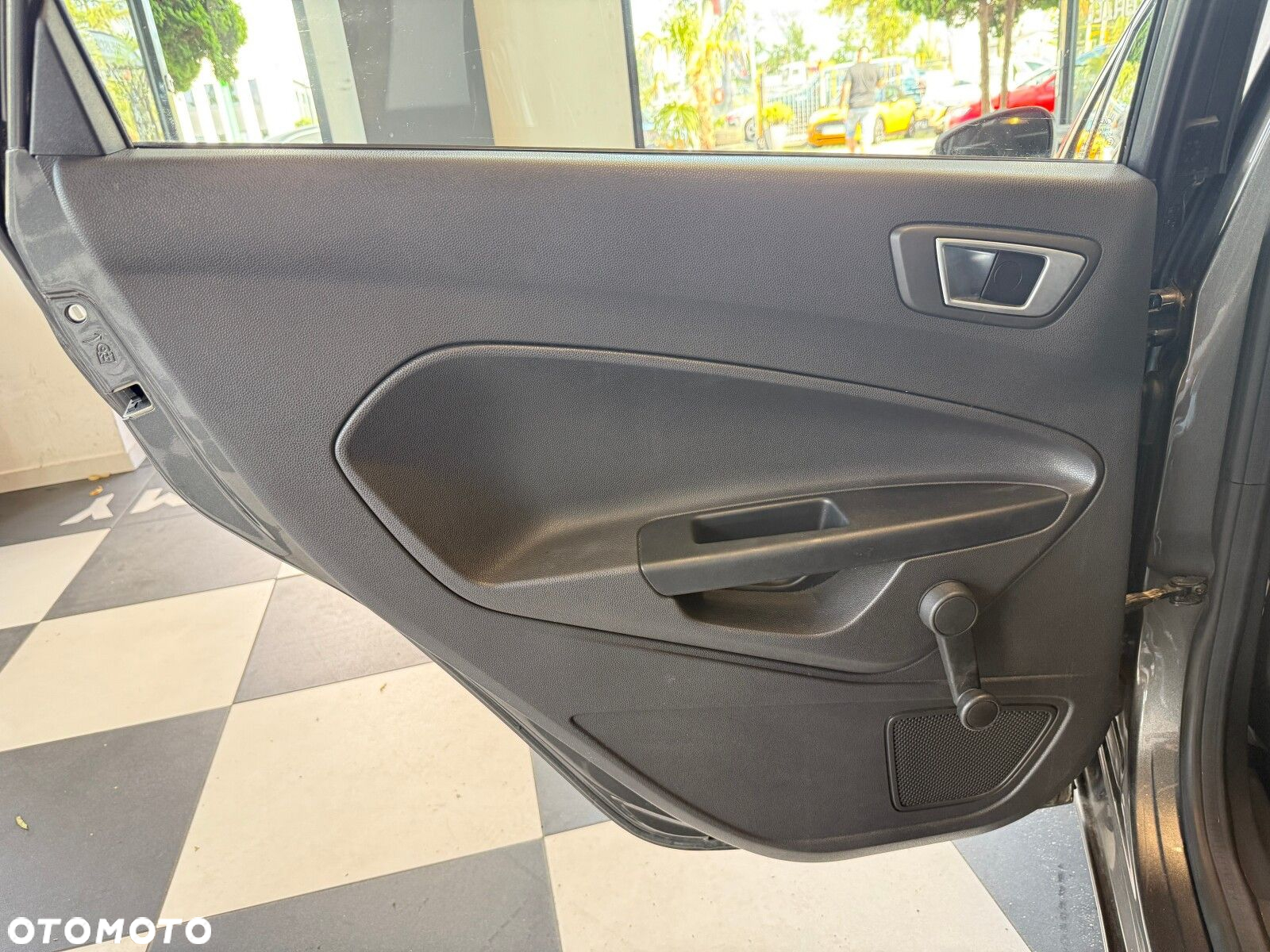 Ford Fiesta - 10