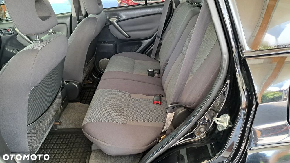 Toyota RAV4 2.0 D-4D 4x4 - 12