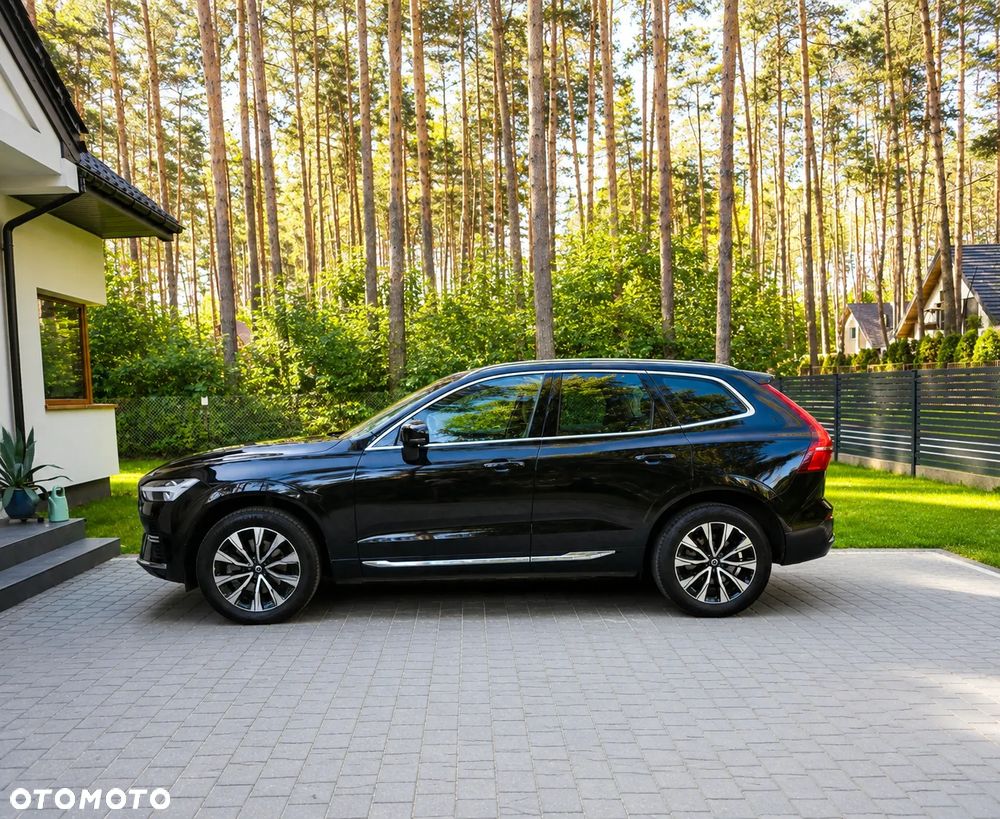 Volvo XC 60 B4 D AWD Plus Bright - 2