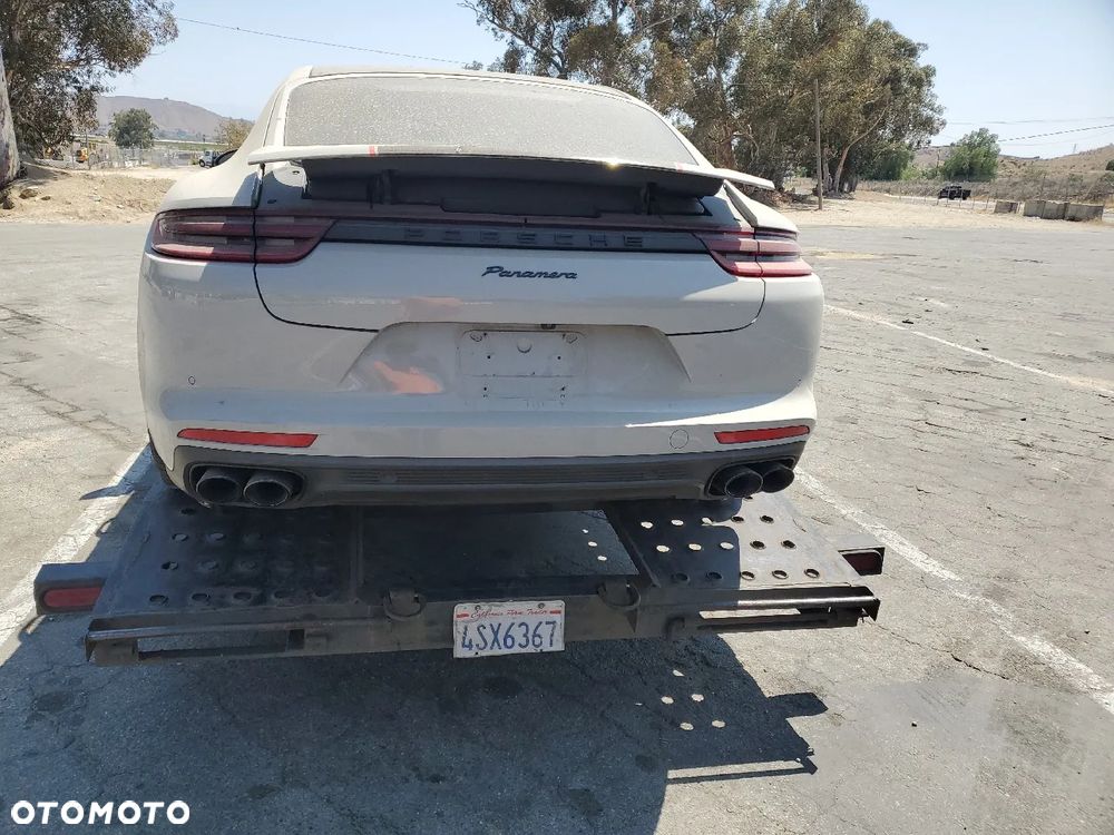 Porsche Panamera - 25