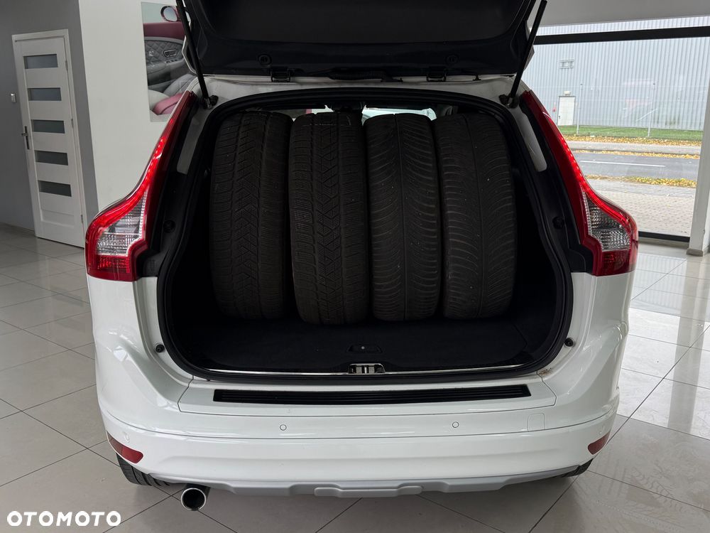 Volvo XC 60 D3 Drive-E R-Design Momentum - 8