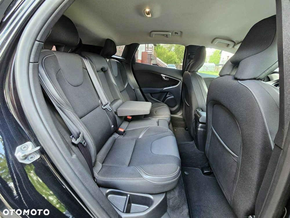 Volvo V40 D2 Momentum - 19
