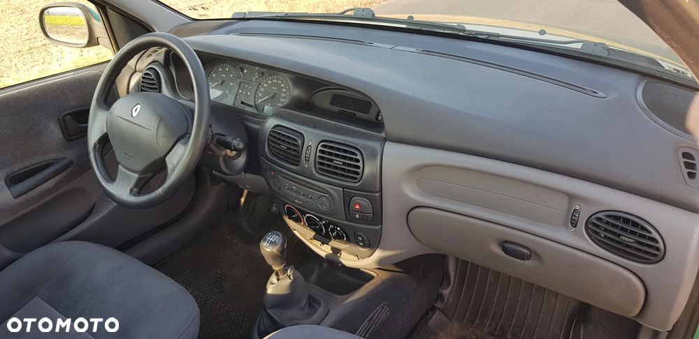 Renault Megane 1.6 - 25