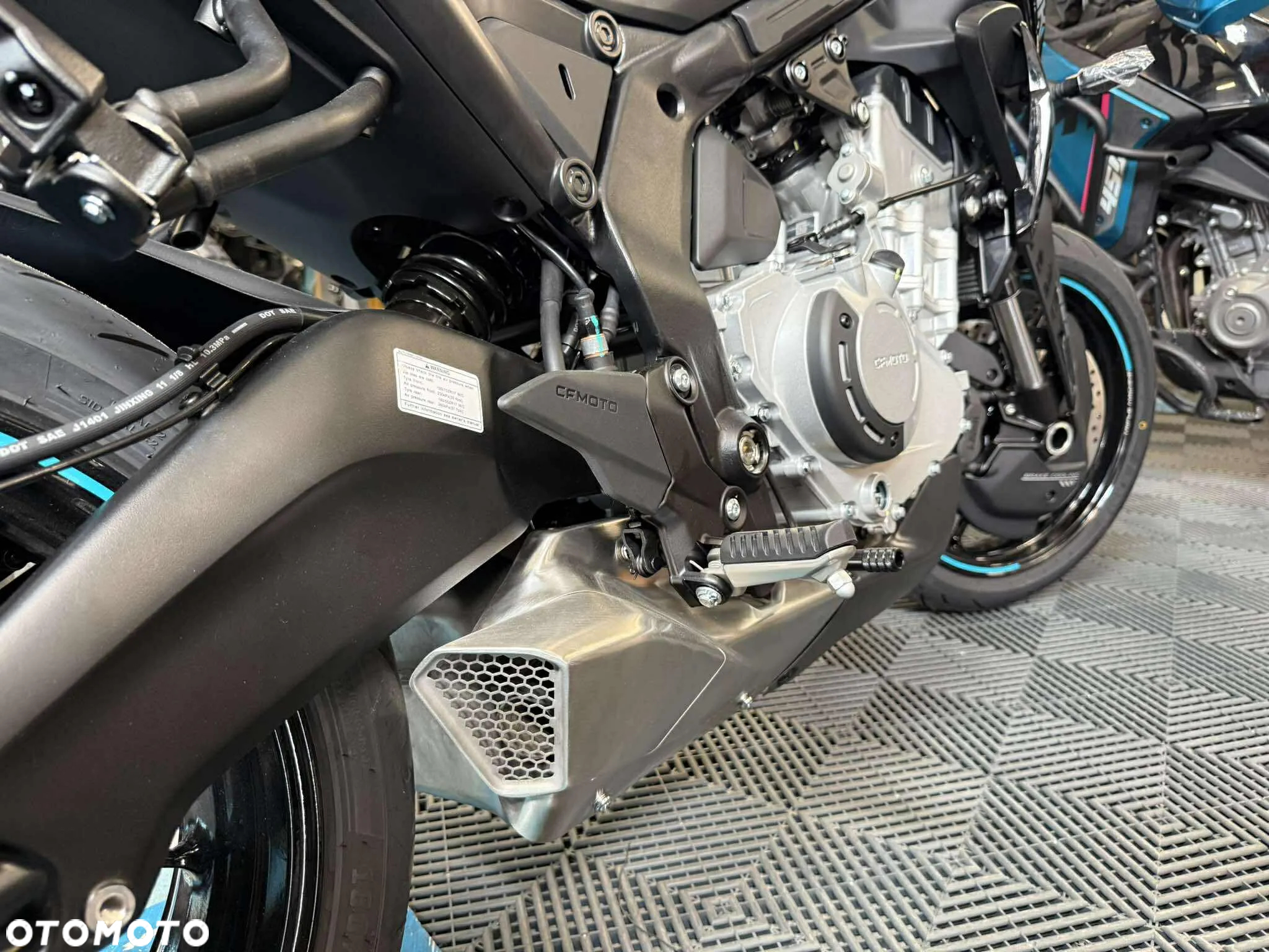 CFMoto NK - 3