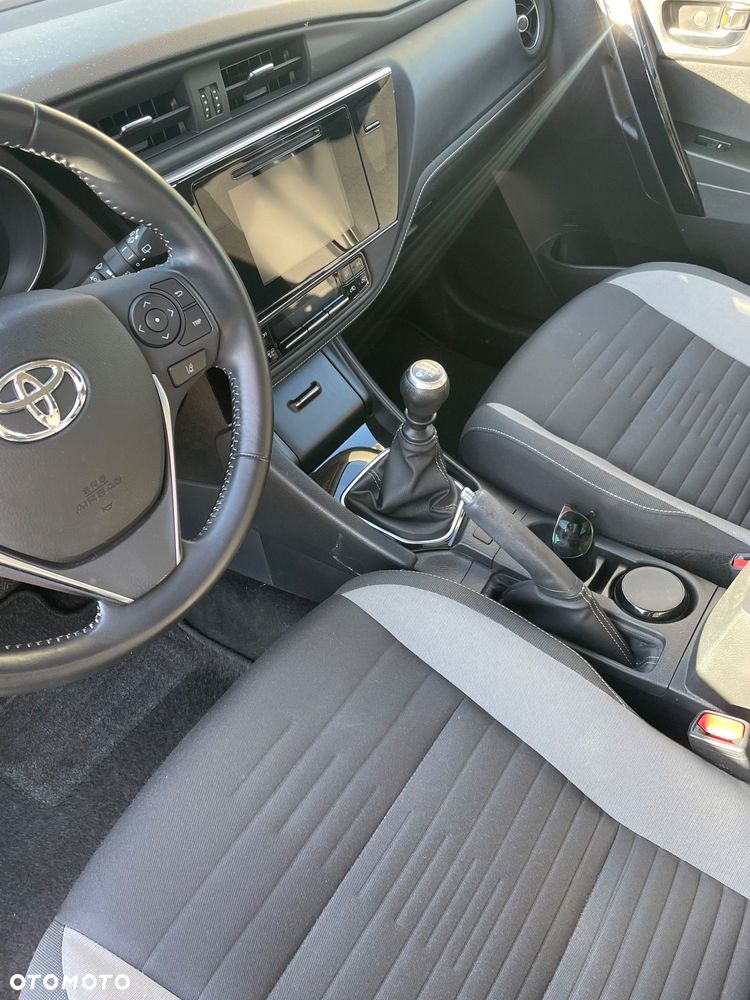 Toyota Auris - 10