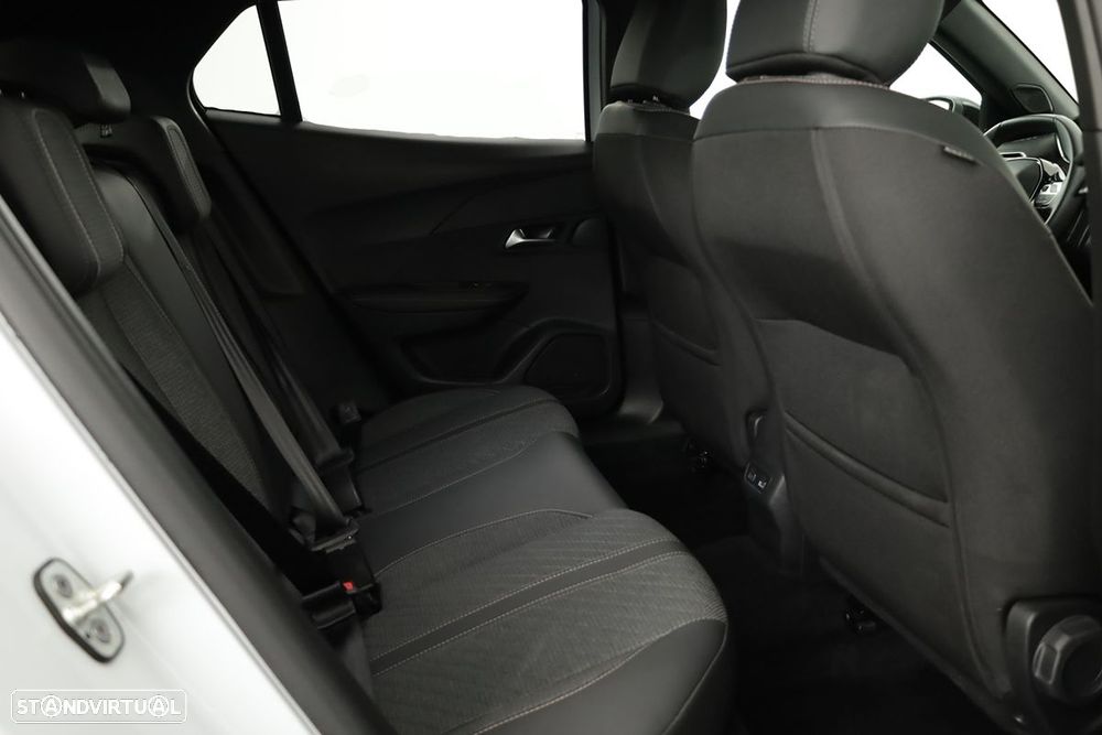 Peugeot 2008 1.2 Hybrid Allure e-DCS6 - 22