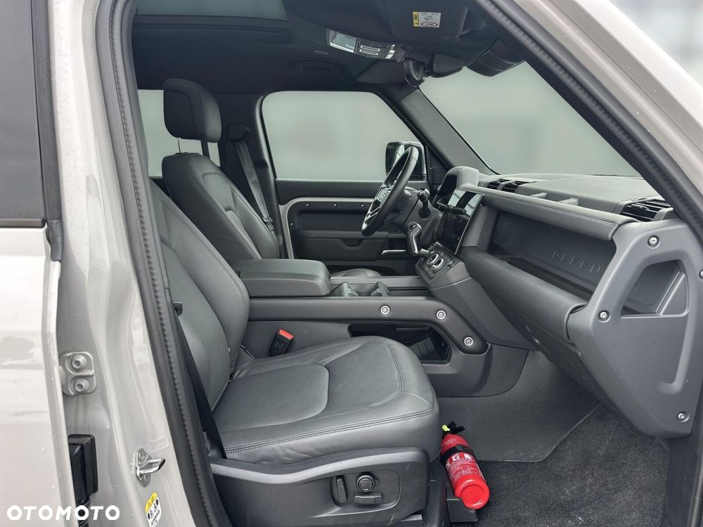 Land Rover Defender 3.0 D350 mHEV X-Dynamic HSE - 13