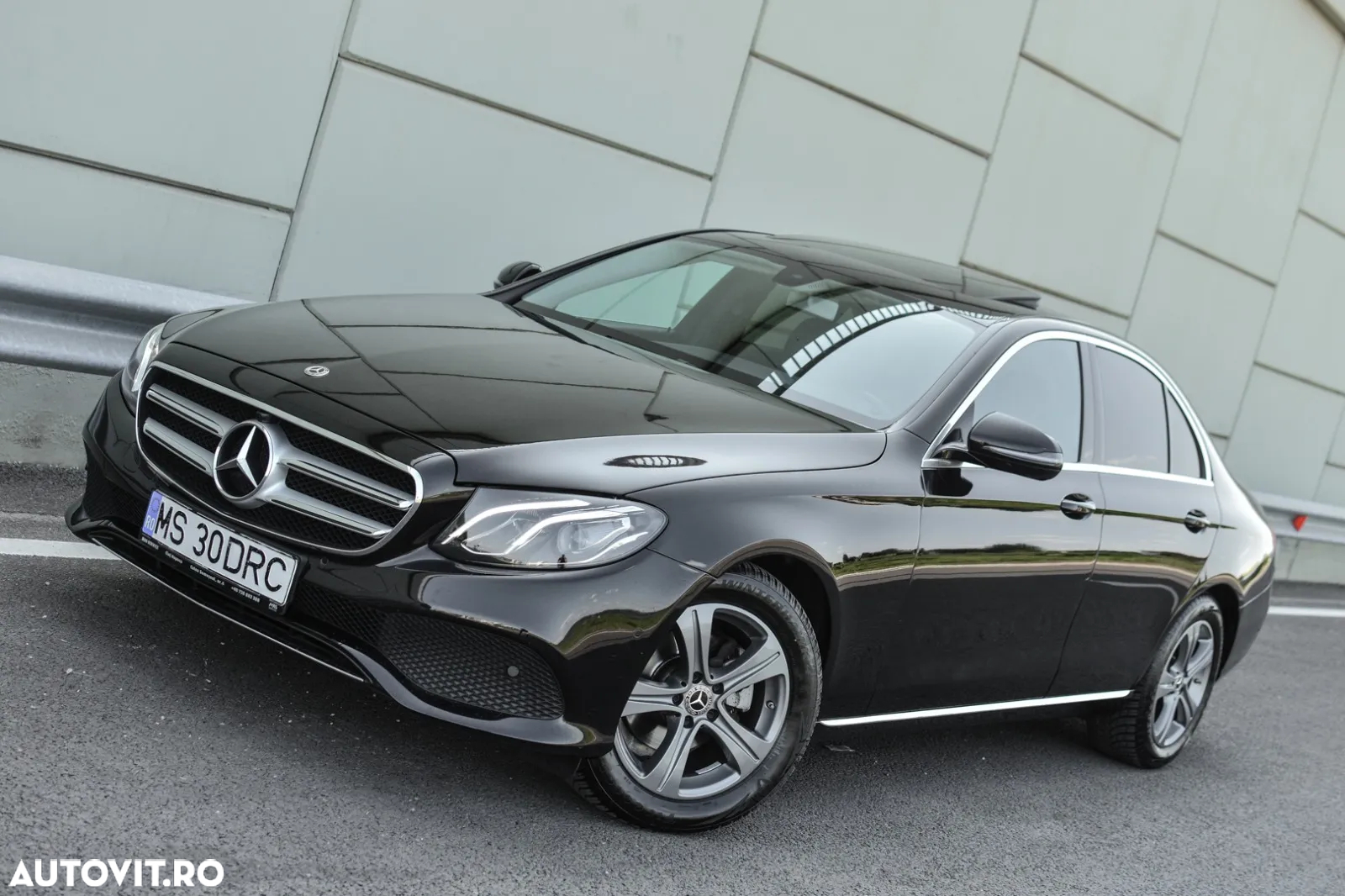 Mercedes-Benz E 220 d Aut. - 19