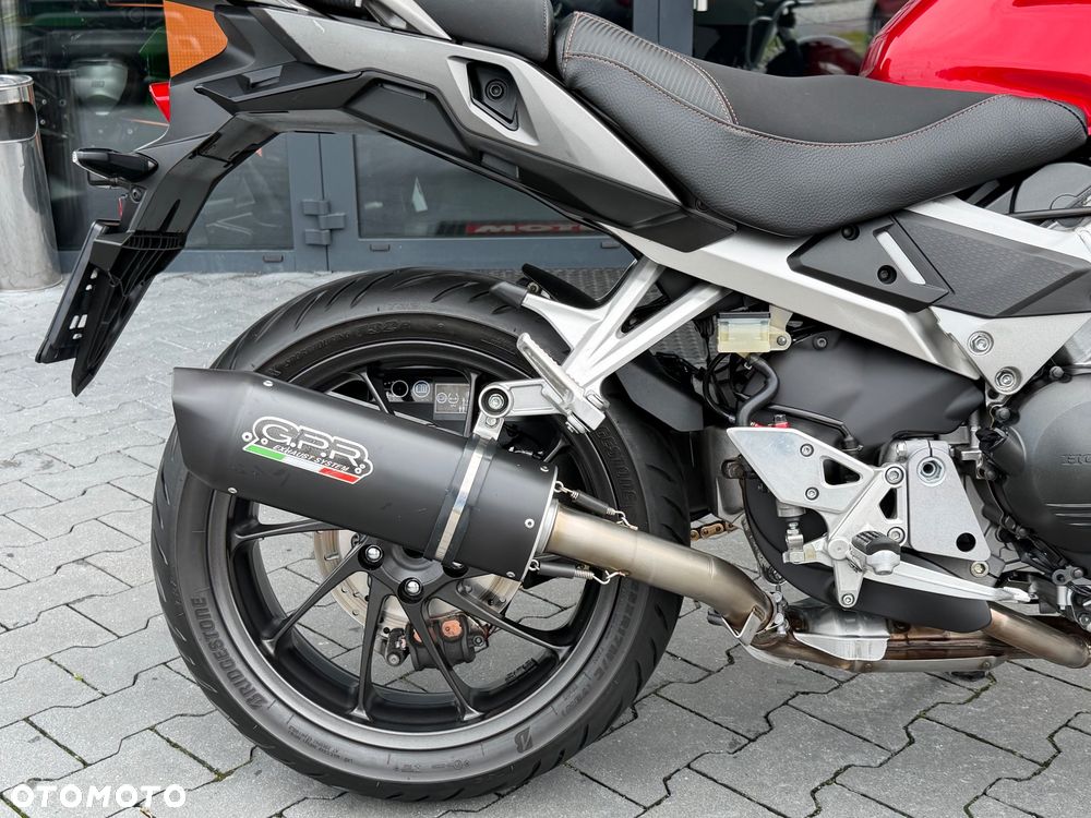 Honda VFR - 6