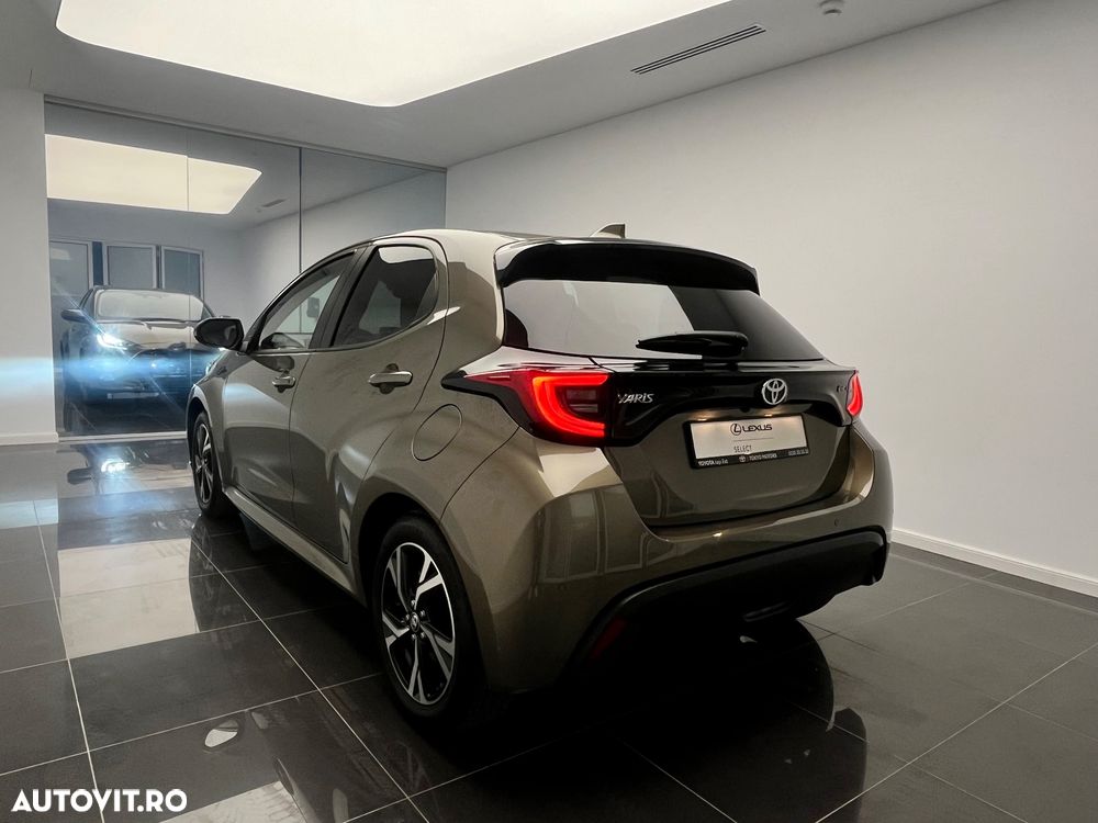 Toyota Yaris 1.5 VVT-i HSD Dynamic - 9