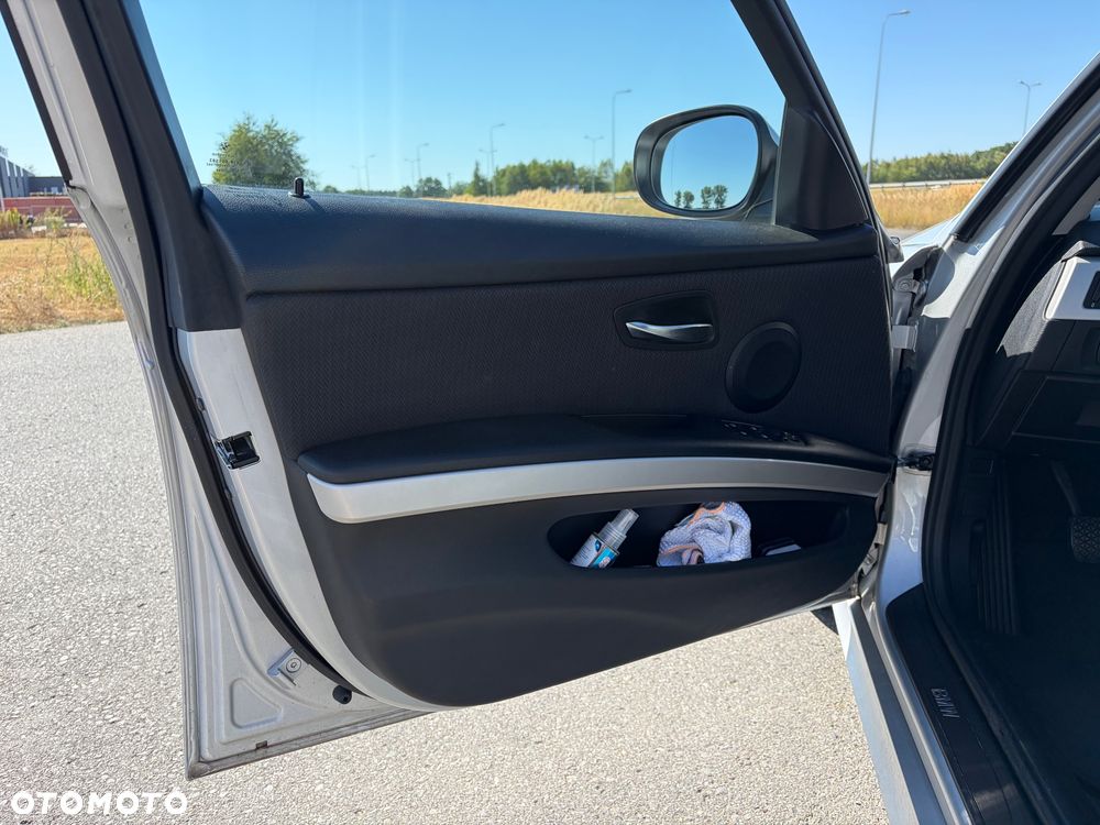 BMW Seria 3 318d DPF Edition Lifestyle - 19