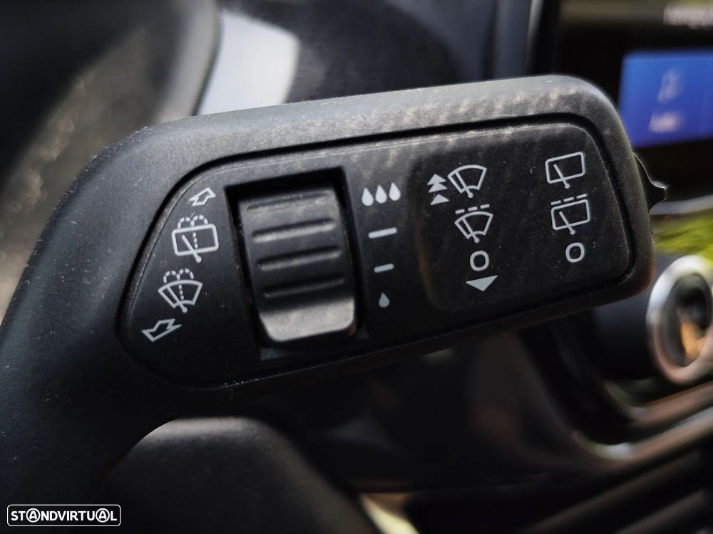Ford Fiesta 1.0 EcoBoost MHEV ST-Line - 32