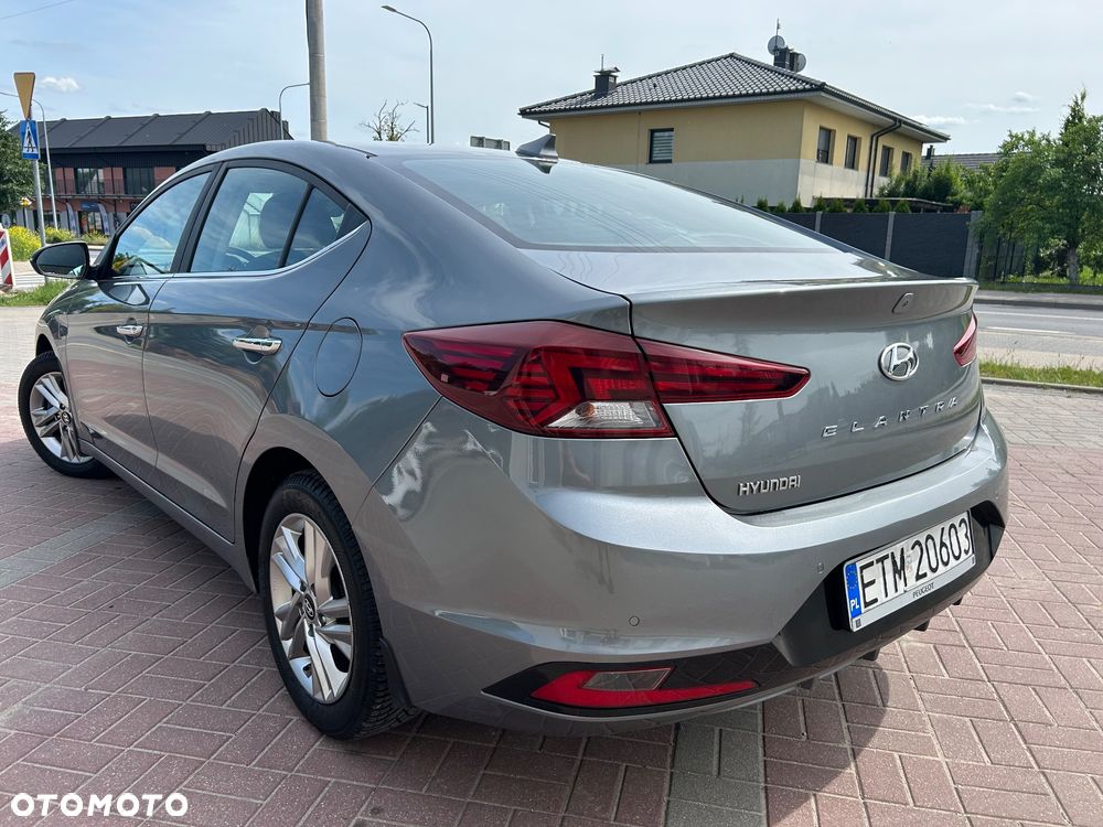 Hyundai Elantra 1.6 Premium - 5