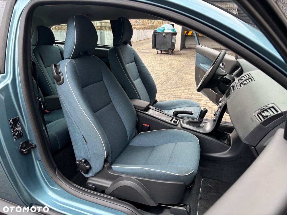 Volvo C30 1.8 Momentum - 7