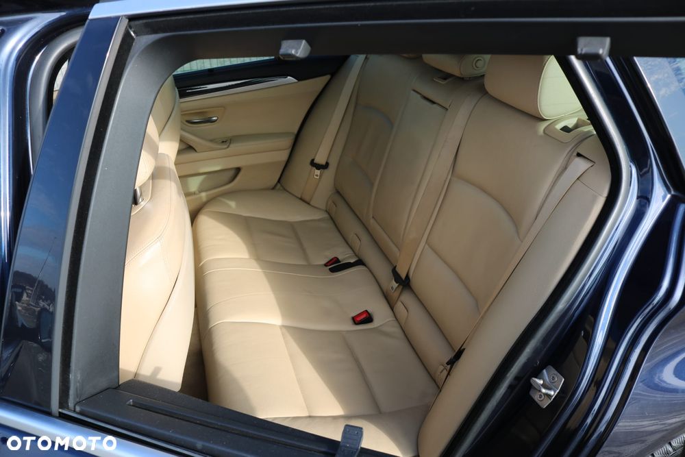 BMW Seria 5 525d xDrive Modern Line - 29