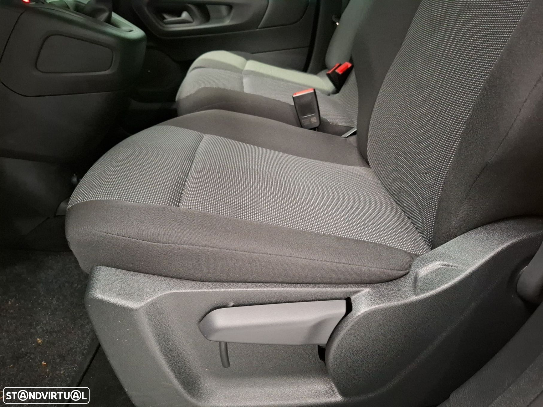 Peugeot Partner Partner Longa 1.5 BlueHDi 100cv S&S CVM6 - 23
