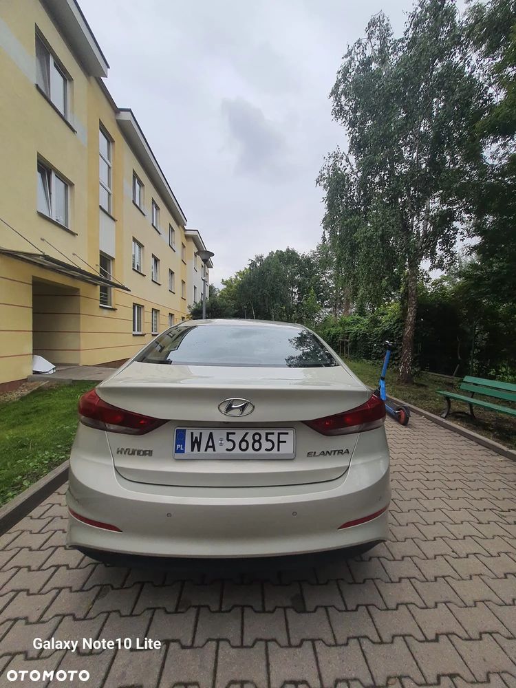 Hyundai Elantra 1.6 Comfort - 5