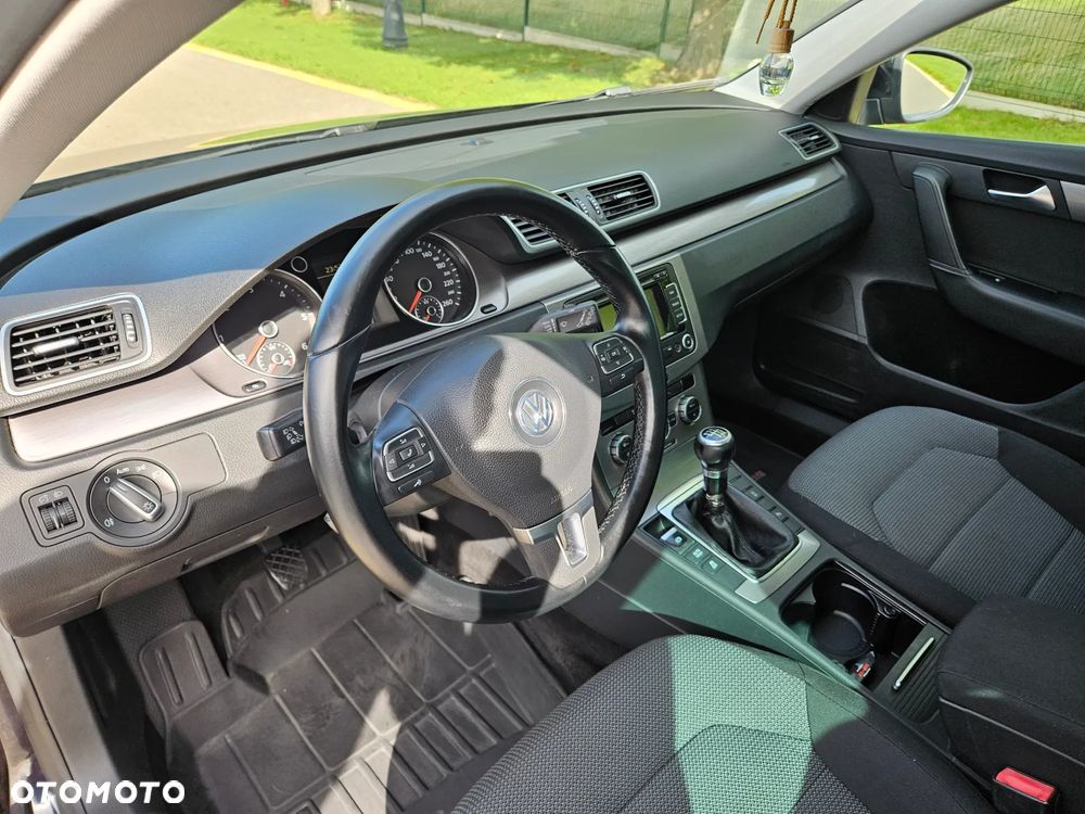 Volkswagen Passat Variant 1.6 TDI BlueMotion Technology Business Edition - 11