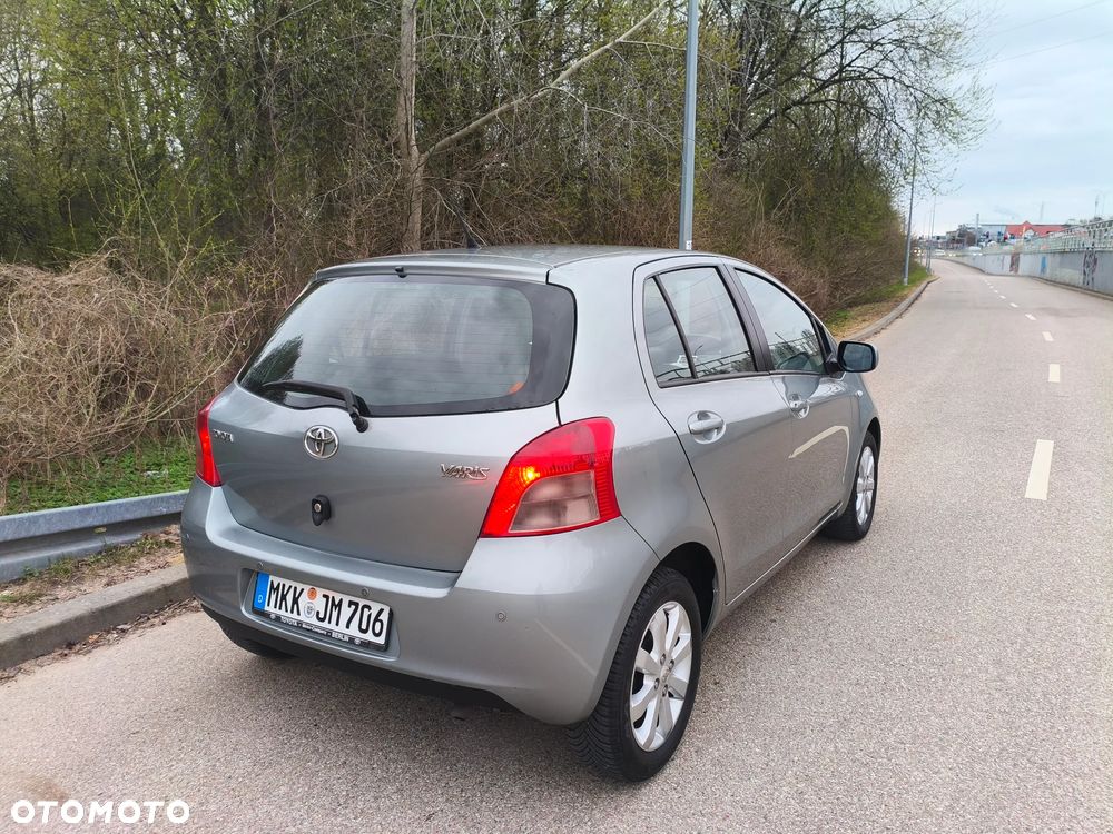 Toyota Yaris 1.3 VVT-i Team - 10