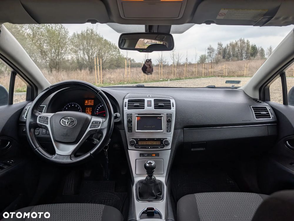 Toyota Avensis 1.8 Premium EU5 - 6