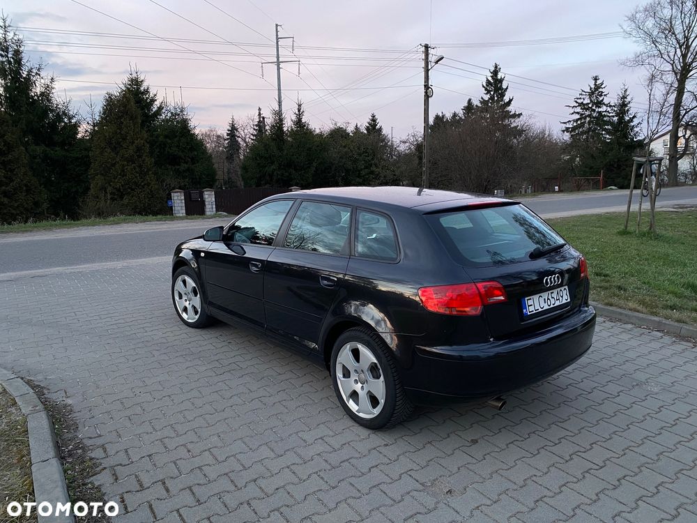 Audi A3 Sportback 1.6 FSI Attraction - 6